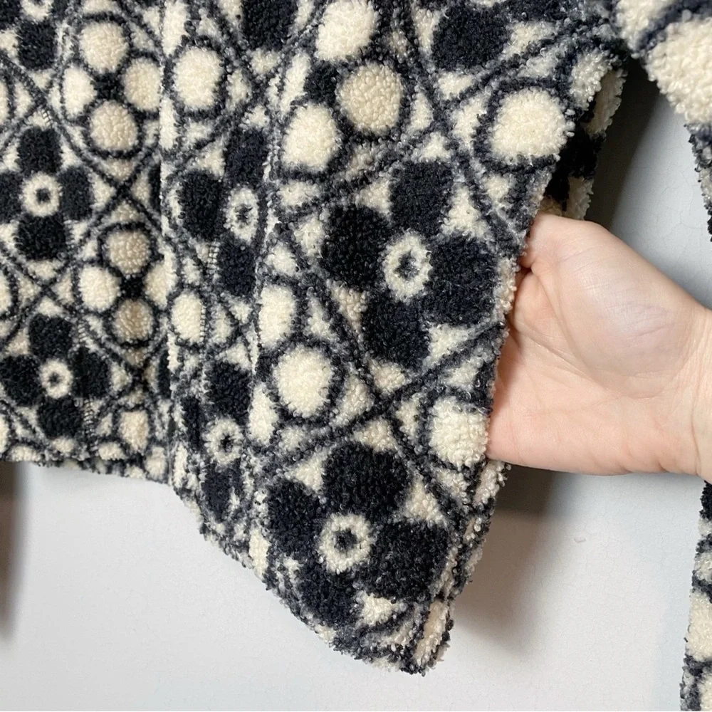 Maine Layer Laid Back Flower Print Sherpa Pullover